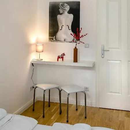 Newton-Appartement Mit 3 Schlafzimmern Berlin Exterior photo