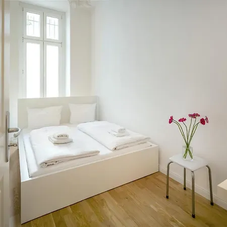 Newton-Appartement Mit 3 Schlafzimmern Berlin Exterior photo