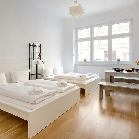 Newton-Appartement Mit 3 Schlafzimmern Berlin Exterior photo